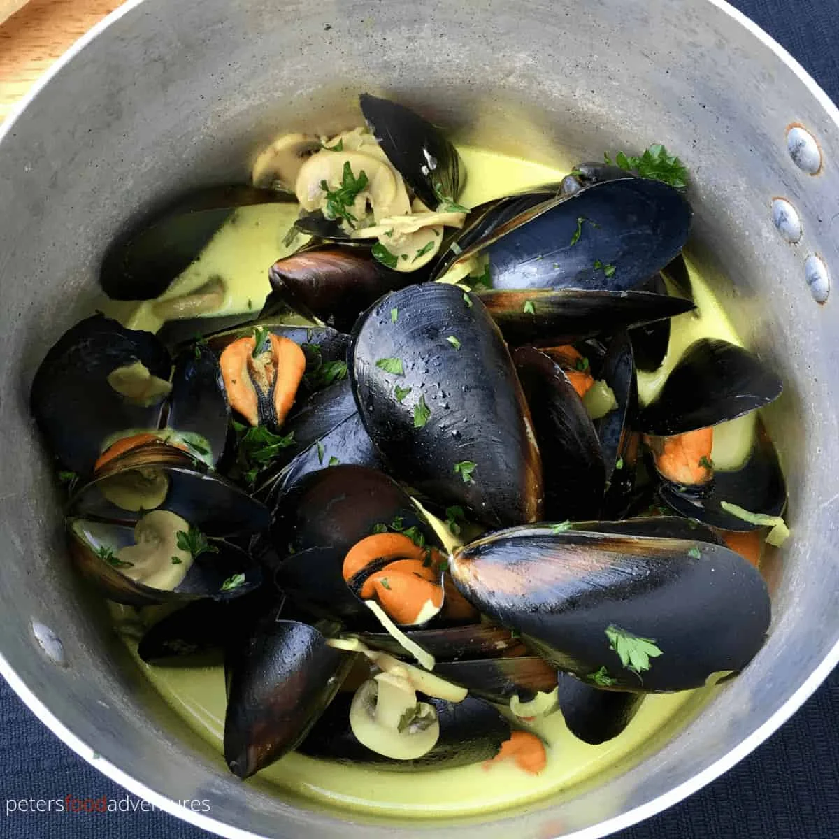 Steamed Mussels in White Wine