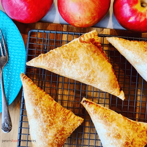 Empanadillas de manzana con hojaldre