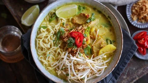 Indonesian Chicken Feet Soup
