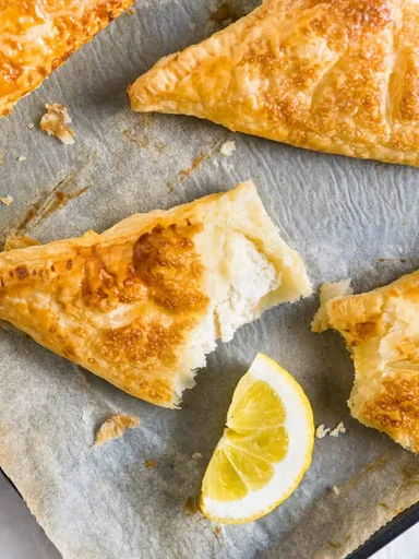 Lemon Puff Pastry Pockets