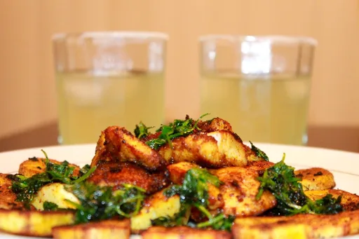 Pescado frito con plátano crujiente