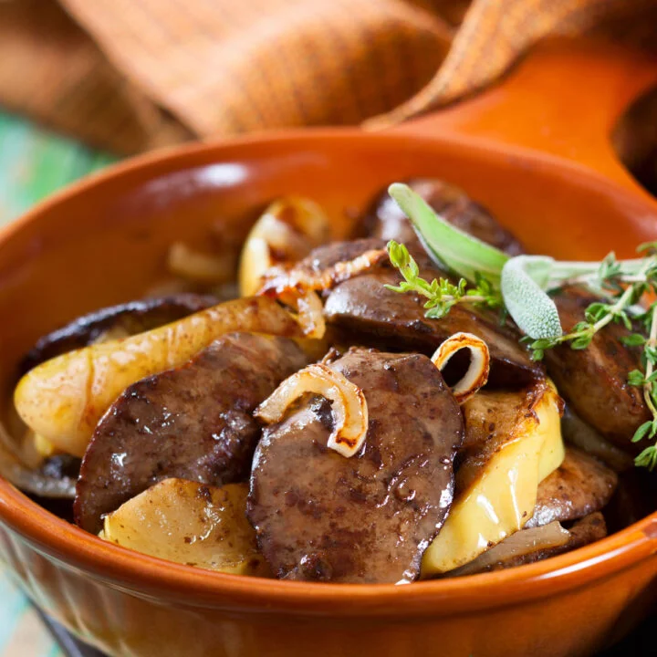 Chicken Liver and Caramelised Onions with Apples in Honey Glaze