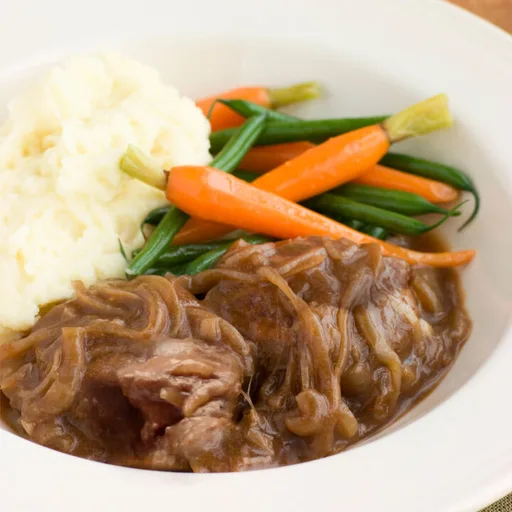 Hígado de ternera con cebolla en salsa