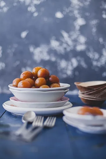 Gulab Jamun With Sweet Potatoes