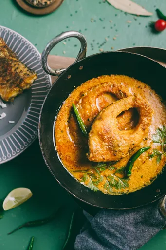 Doi Mach (Pescado en salsa de yogur)