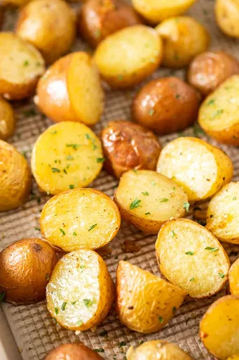 Patatas pequeñas asadas al horno