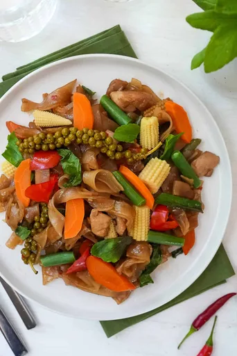 Thai Drunken Noodles Recipe (Pad Kee Mao)