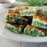 Tortilla con hojas de acacia | Kai Jeow Cha Om