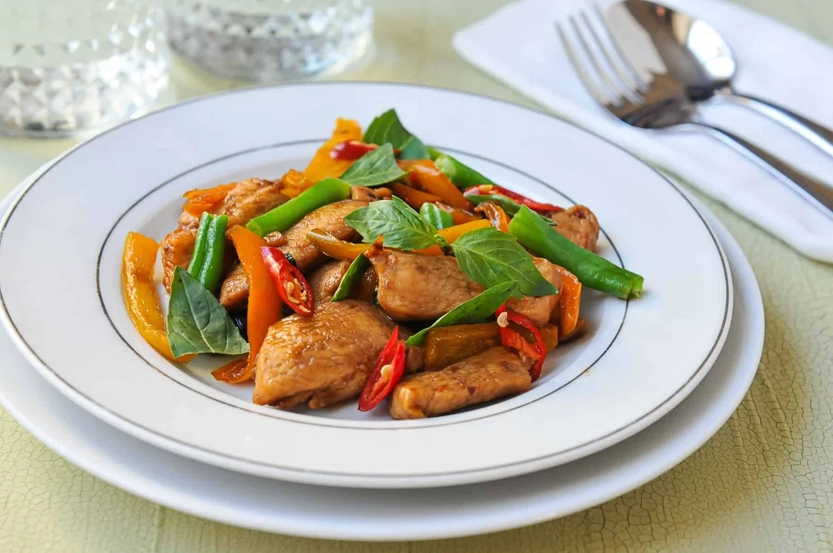 Thai Basil Chicken | Pad Horapa Gai | ผัดโหระพาไก่