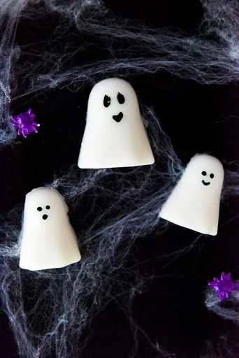 Coconut Agar Ghosts