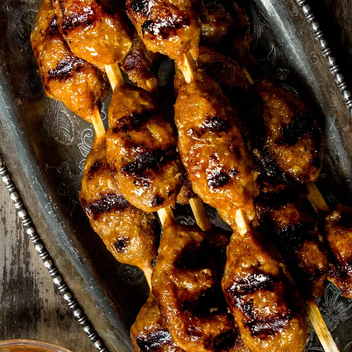 Salchichas de cerdo vietnamitas a la parrilla (Nem Nuong)