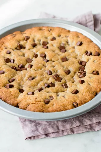 Pastel de galleta con pepitas de chocolate