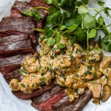Salsa de champiñones y brandy para bistec