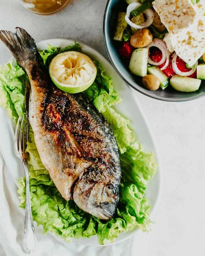 Dorada a la parrilla (a las brasas, parrilla de gas y plancha)