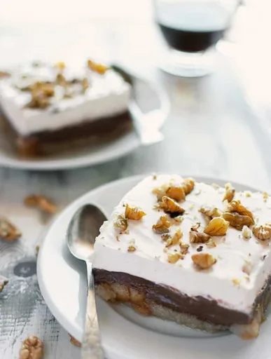 Old-Fashioned Layered Dessert (Ekmek)