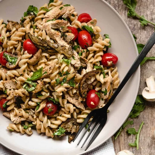 Receta de ensalada de pasta saludable con pollo a la griega