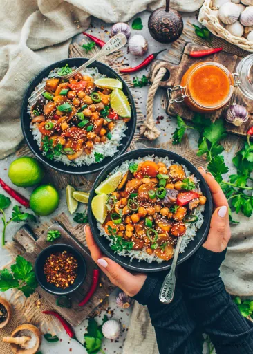 Chinesische Gemüsepfanne mit Kichererbsen (Schnell + Einfach)