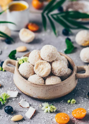 Vegane Raffaello Kokos-Bällchen - Einfaches Rezept