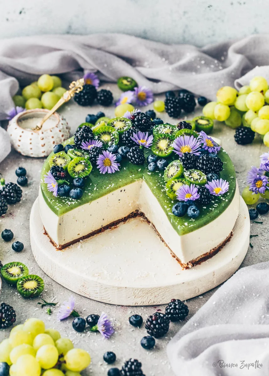 No Bake Kiwi Cheesecake - Veganer Käsekuchen ohne Backen