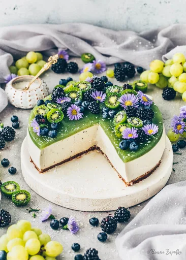 No Bake Kiwi Cheesecake - Veganer Käsekuchen ohne Backen