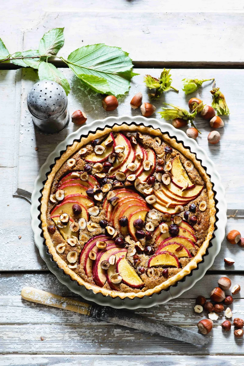 Apple and walnut cake