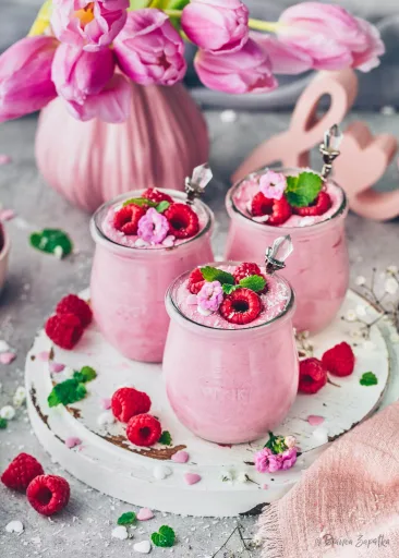 Himbeercreme Dessert im Glas (schnell & einfach)