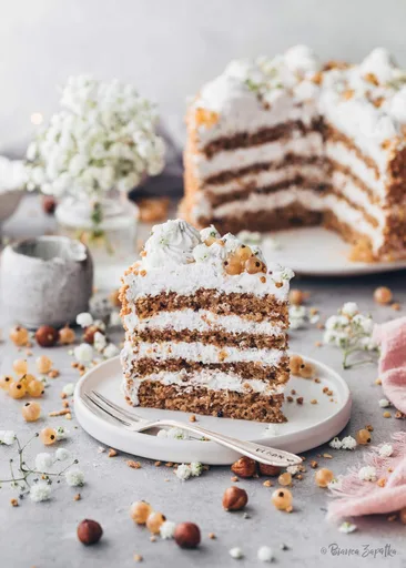 Vegan Nut Cream Cake