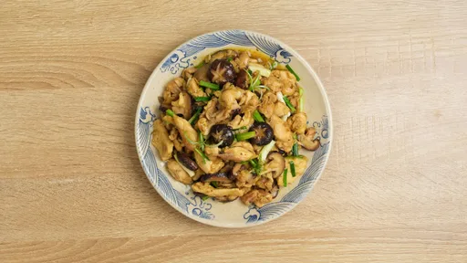 Gà xào nấm hương
