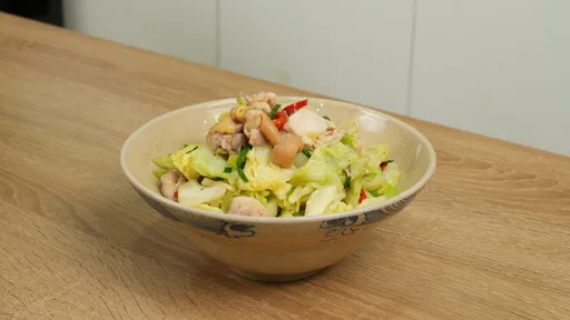 Gà xào bắp cải