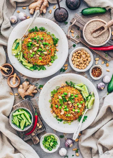 Nasi Goreng mit Rührtofu (Indonesischer Reis)