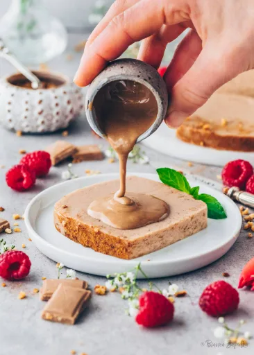 Vegan White Chocolate Panna Cotta (Easy Pudding Cake)