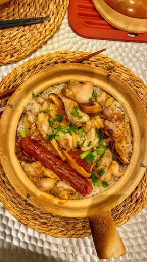 Claypot Chicken with Chinese Sausage