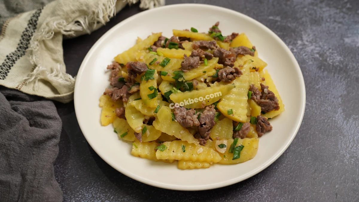 Thịt bò xào khoai tây