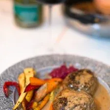 Carne Picada con Salteado de Verduras
