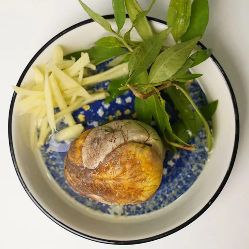 Trứng vịt lộn luộc