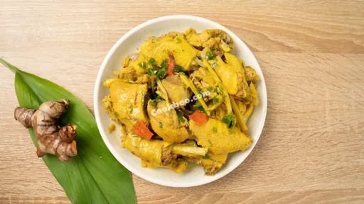Pollo estofado a la cúrcuma