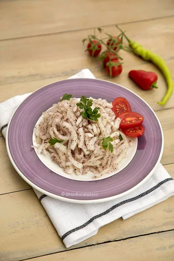 Ensalada turca de cebolla con zumaque