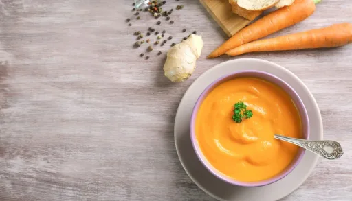 10 recetas de sopas fáciles y ligeras para la vuelta a la rutina: originales, rápidas y sabrosas