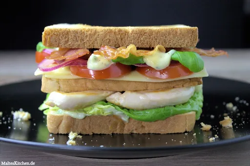 Sándwich club estilo francés
