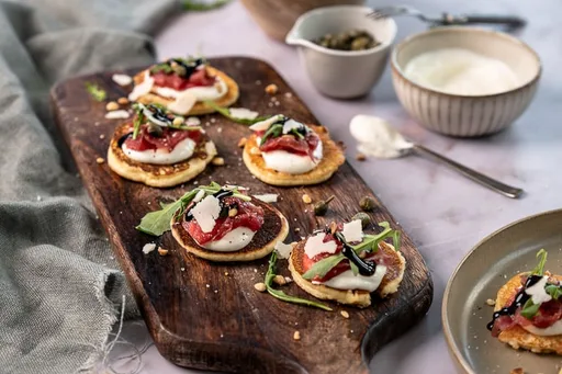 Blini's met carpaccio
