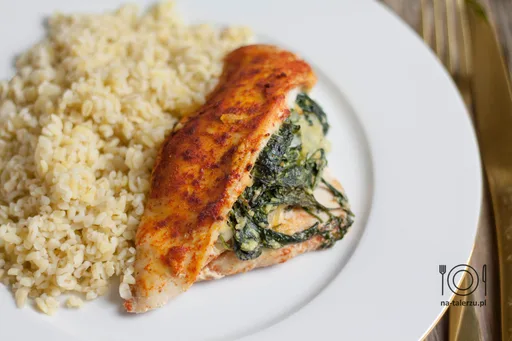 Pollo relleno de espinacas y feta