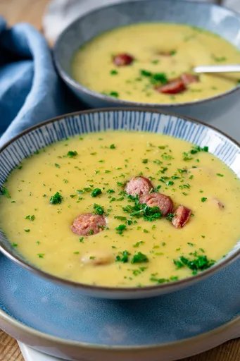 Kartoffelcremesuppe mit Mettenden