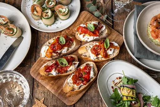 Bruschetta met burrata en gegrilde paprika