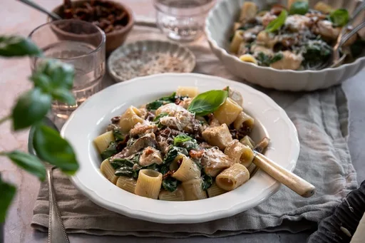 Pasta met kip en spinazie