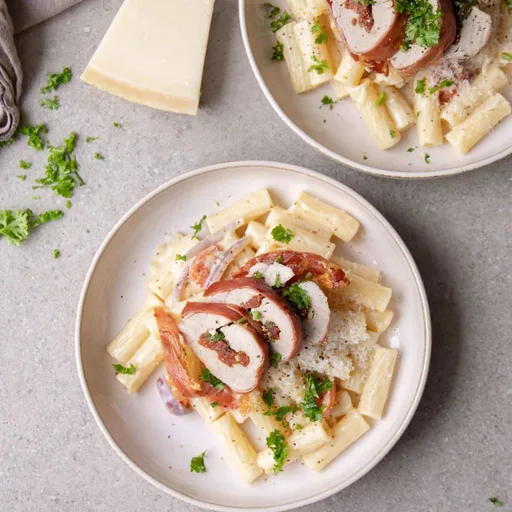 Stuffed pork tenderloin with pasta and cream