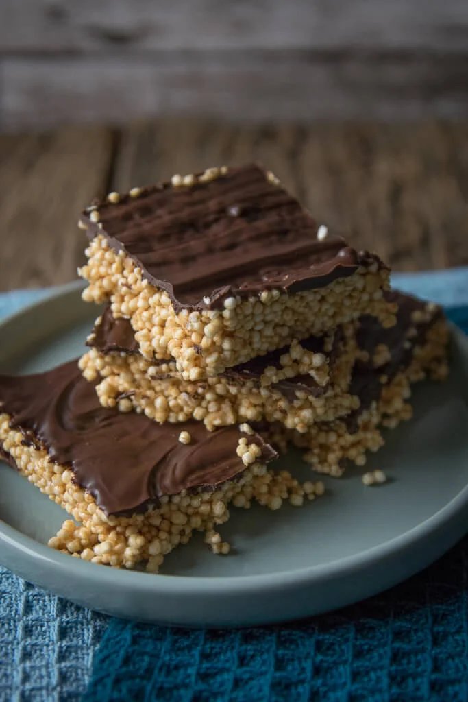 Perfekter Snack für zwischendurch - gepoppte Quinoa Riegel