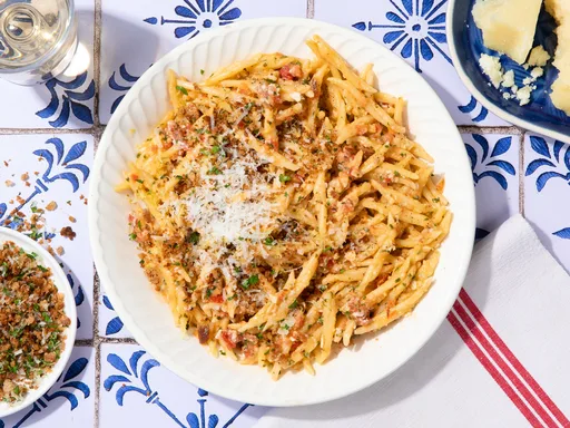 Pasta alla Trapanese (pesto siciliano de tomate y almendras)