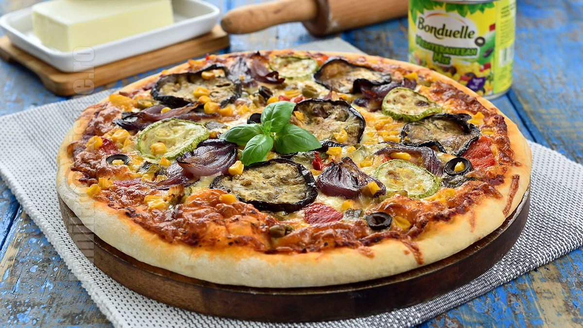 Pizza con verduras asadas / pizza vegetariana | Receta en vídeo