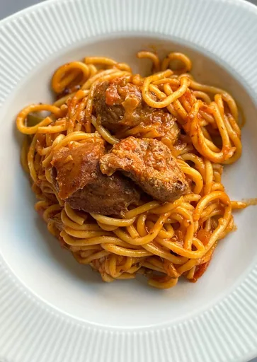 Spaghetti à la sauce tomate et viande