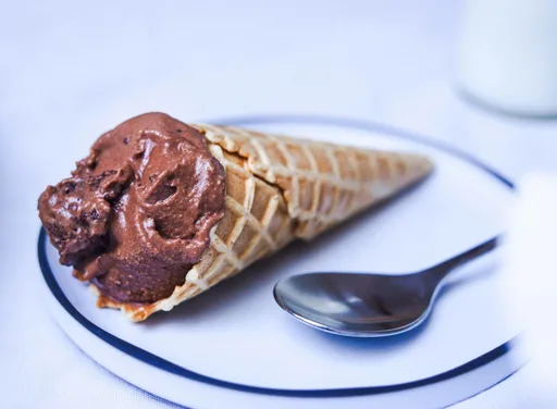 Helado fácil de chocolate y yogur